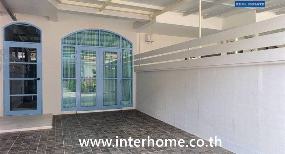 Casa adosada en venta de 2 habitaciones en Chatuchak, Bangkok