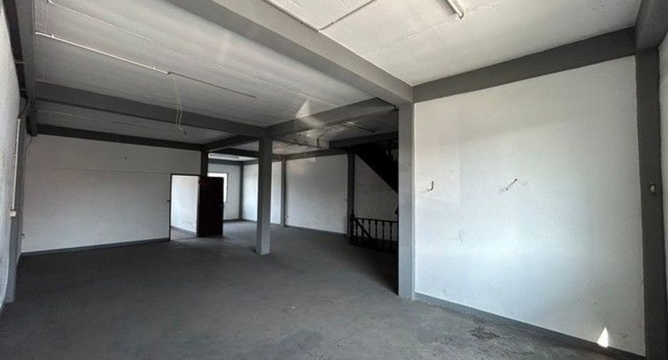 For sale 3 bedrooms retail Space in Bang Phli, Samut Prakan