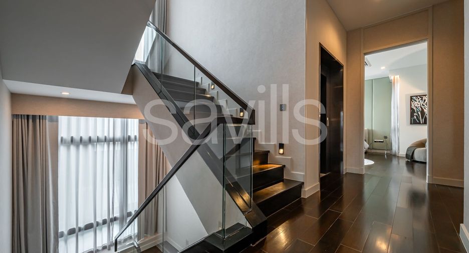 For sale 4 bedrooms house in Bang Kapi, Bangkok