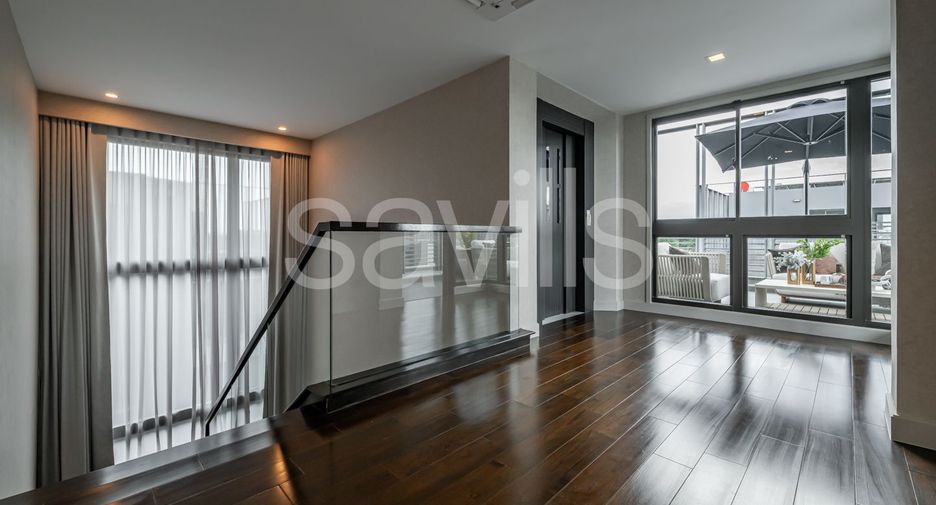 For sale 4 bedrooms house in Bang Kapi, Bangkok