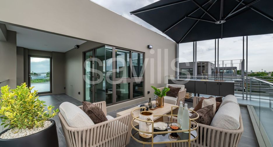 For sale 4 bedrooms house in Bang Kapi, Bangkok