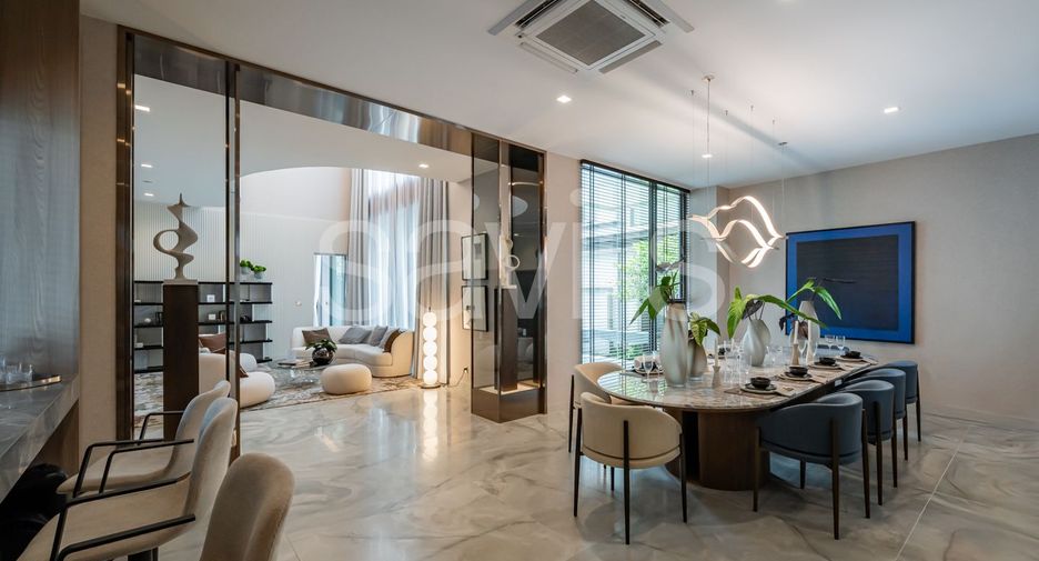 For sale 4 bedrooms house in Bang Kapi, Bangkok