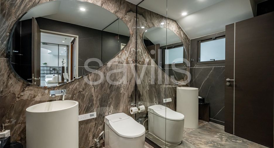 For sale 4 bedrooms house in Bang Kapi, Bangkok