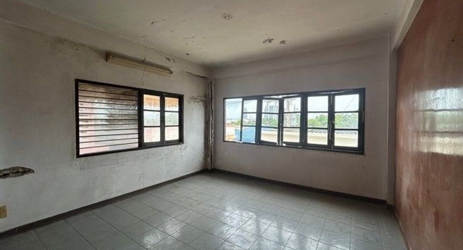 For sale 3 bedrooms retail Space in Bang Phli, Samut Prakan