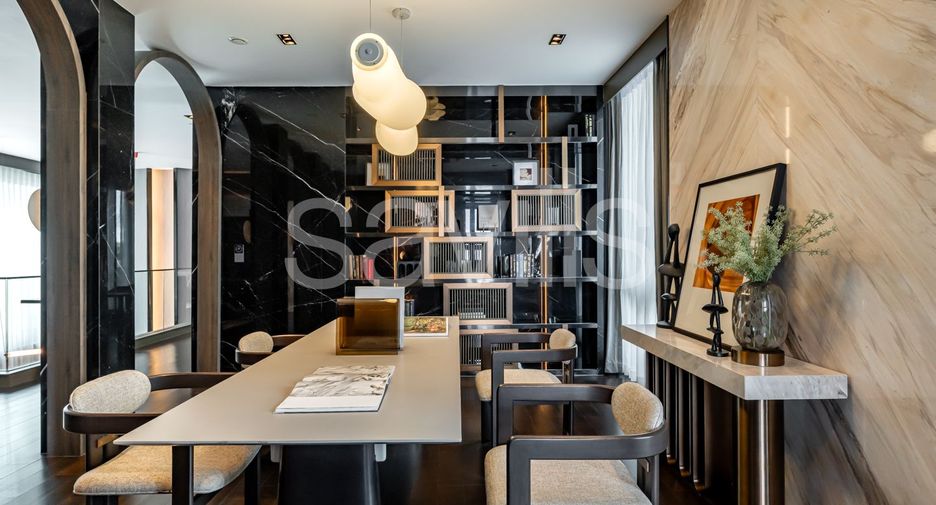 For sale 4 bedrooms house in Bang Kapi, Bangkok