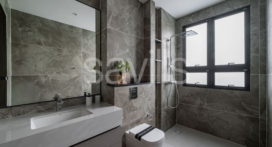 For sale 4 bedrooms house in Bang Kapi, Bangkok