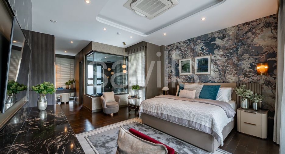 For sale 4 bedrooms house in Bang Kapi, Bangkok