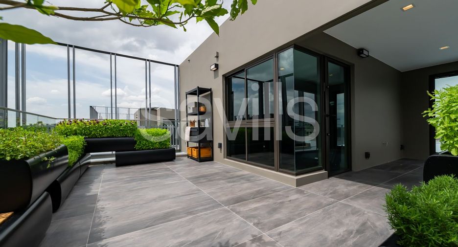 For sale 4 bedrooms house in Bang Kapi, Bangkok