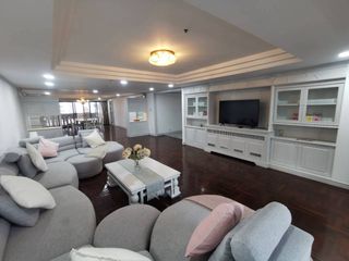 For rent 3 bedrooms serviced apartment in Watthana, Bangkok