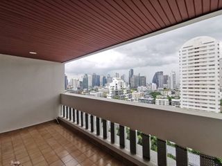 For rent 3 bedrooms serviced apartment in Watthana, Bangkok
