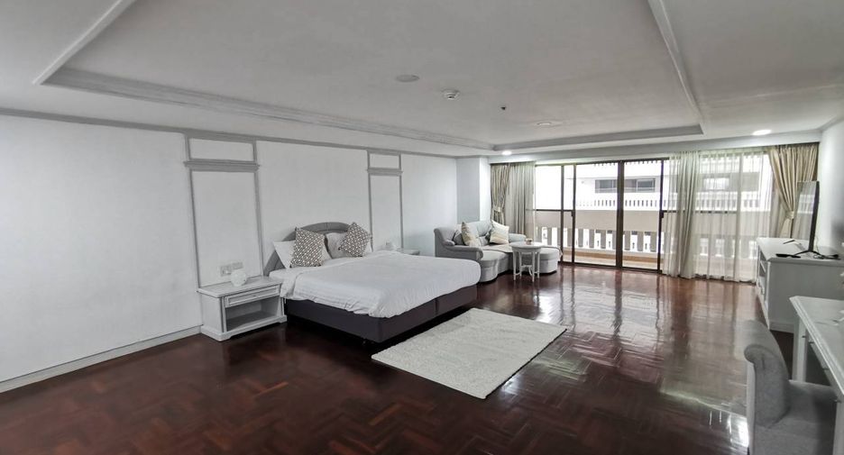 For rent 3 bedrooms serviced apartment in Watthana, Bangkok