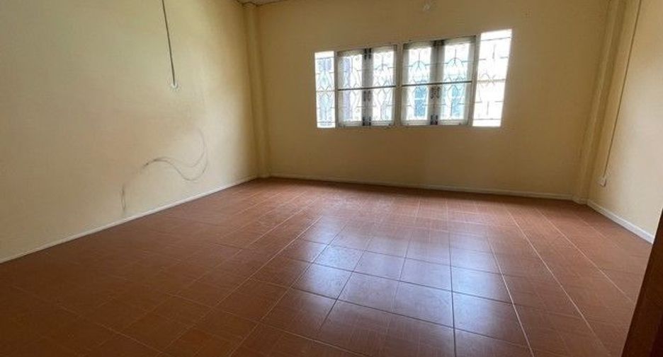 For sale 2 bedrooms townhouse in Bang Phli, Samut Prakan