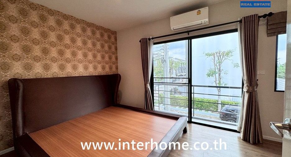 For sale 3 bedrooms townhouse in Mueang Nonthaburi, Nonthaburi