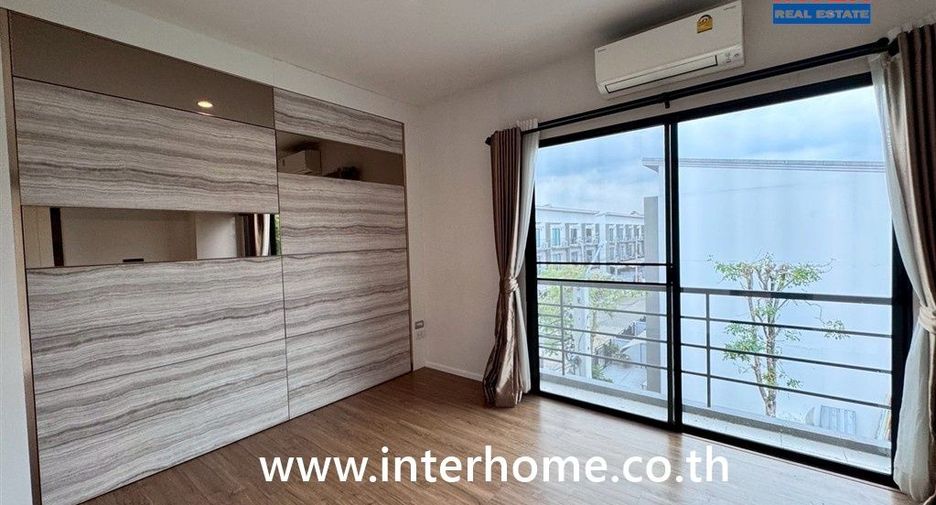 For sale 3 bedrooms townhouse in Mueang Nonthaburi, Nonthaburi
