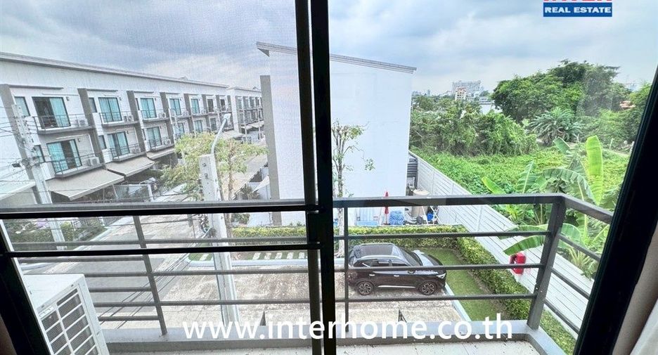 For sale 3 bedrooms townhouse in Mueang Nonthaburi, Nonthaburi