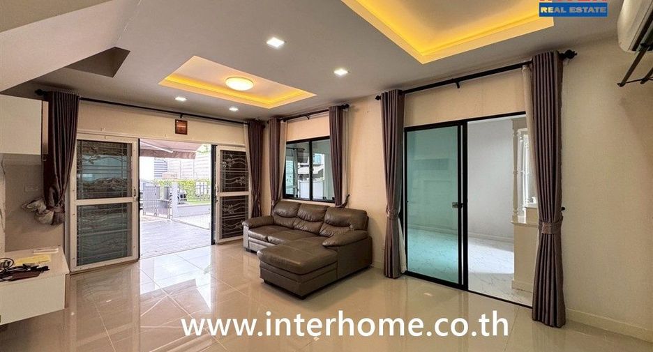 For sale 3 bedrooms townhouse in Mueang Nonthaburi, Nonthaburi