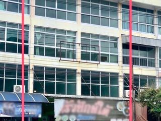 Local comercial en venta de 4 habitaciones en Khan Na Yao, Bangkok
