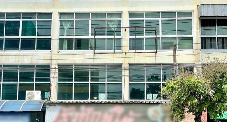 Local comercial en venta de 4 habitaciones en Khan Na Yao, Bangkok