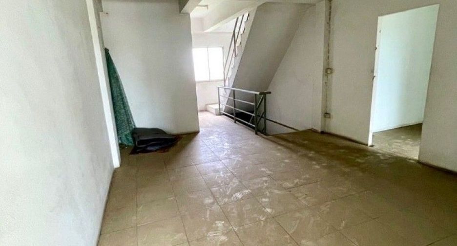 Local comercial en venta de 4 habitaciones en Khan Na Yao, Bangkok