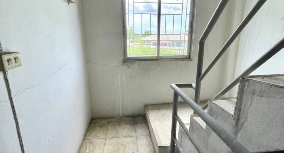 Local comercial en venta de 4 habitaciones en Khan Na Yao, Bangkok
