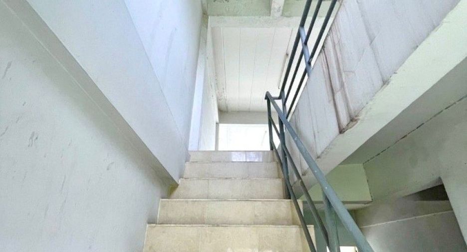 Local comercial en venta de 4 habitaciones en Khan Na Yao, Bangkok