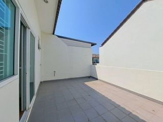 Reihenhaus zum Kauf mit Studio in Bang Phli, Samut Prakan