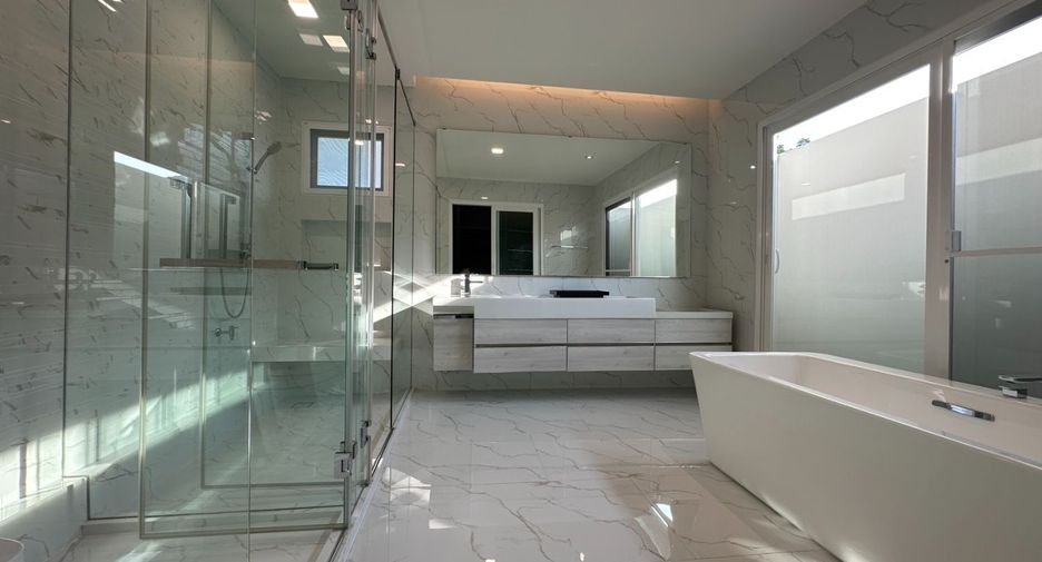 Casa en alquiler de 4 habitaciones en Prawet, Bangkok