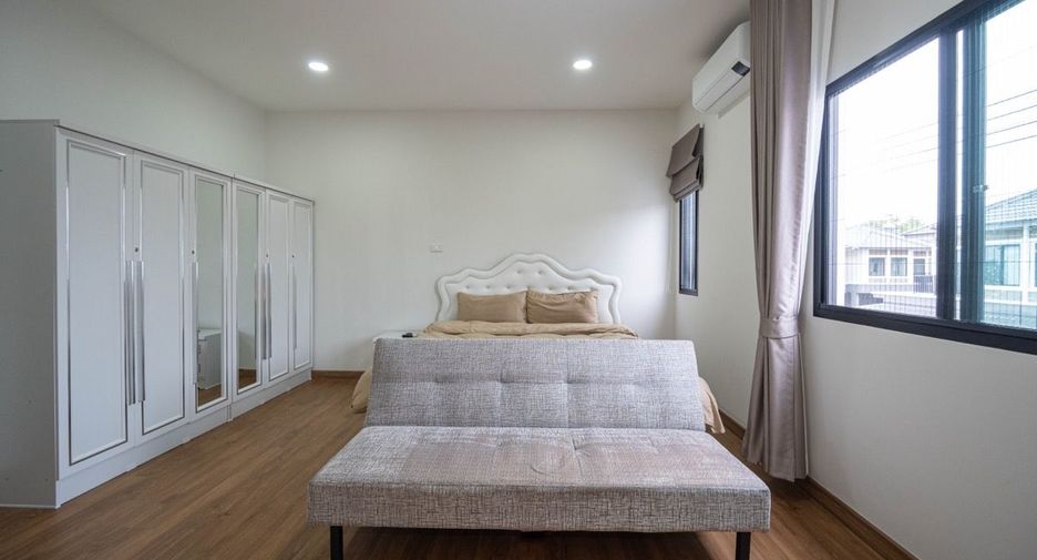 For sale 3 bedrooms townhouse in San Kamphaeng, Chiang Mai