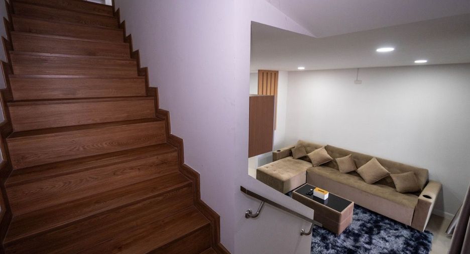 For sale 3 bedrooms townhouse in San Kamphaeng, Chiang Mai