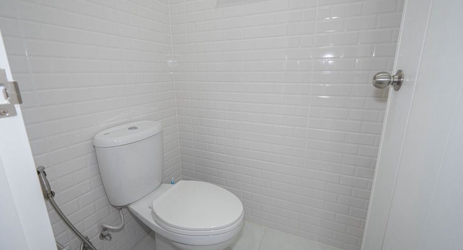 For sale 3 bedrooms townhouse in San Kamphaeng, Chiang Mai