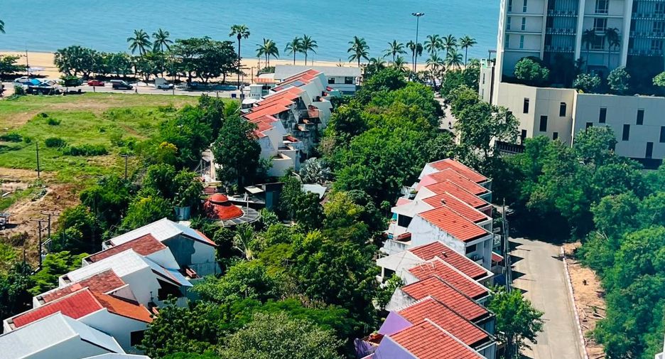 For rent and for sale 4 bedrooms house in Jomtien, Pattaya