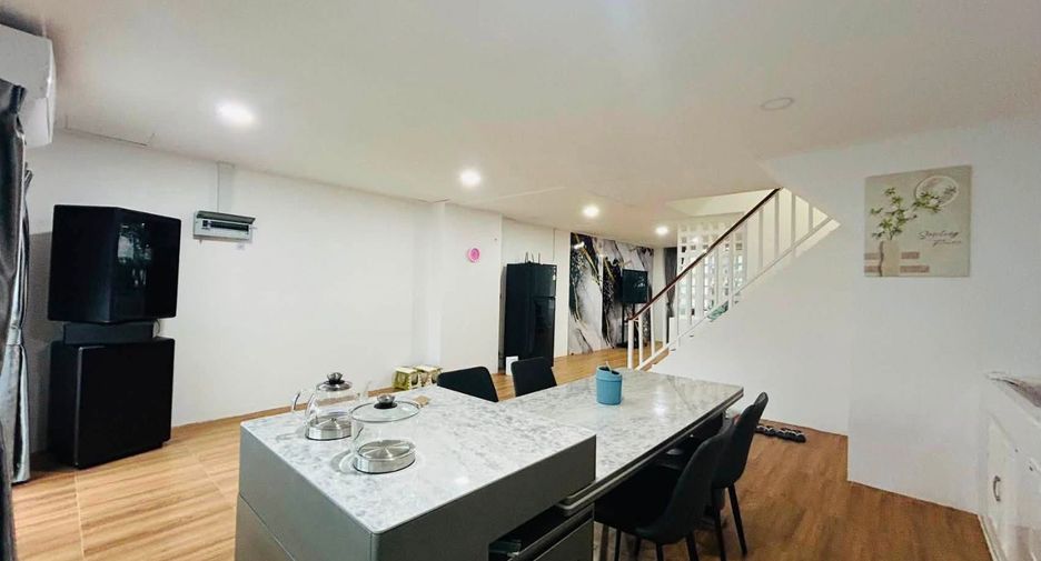 For rent and for sale 4 bedrooms house in Jomtien, Pattaya