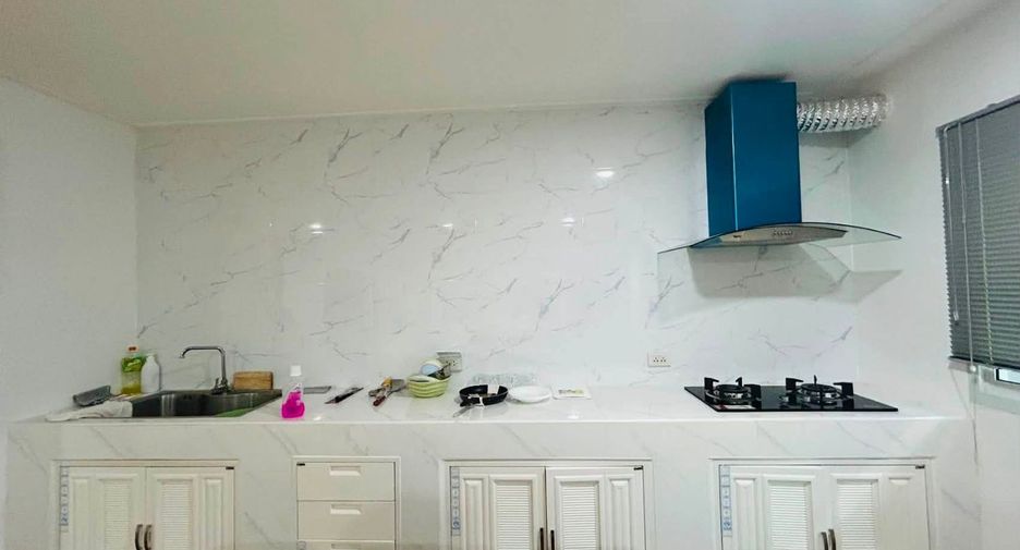 For rent and for sale 4 bedrooms house in Jomtien, Pattaya