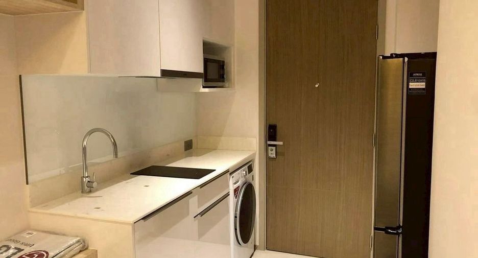 Wohnung zur Miete mit 1 Zimmer in Bang Rak, Bangkok