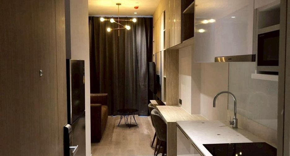 Wohnung zur Miete mit 1 Zimmer in Bang Rak, Bangkok