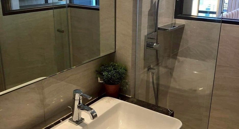Wohnung zur Miete mit 1 Zimmer in Bang Rak, Bangkok