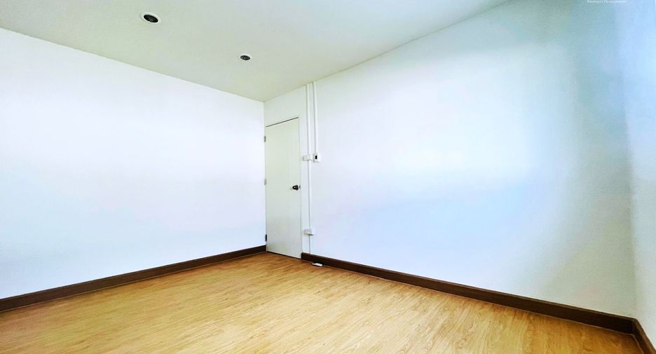 For sale 2 bedrooms townhouse in Bang Bua Thong, Nonthaburi