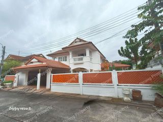 Haus zum Kauf mit 4 Zimmer in Min Buri, Bangkok
