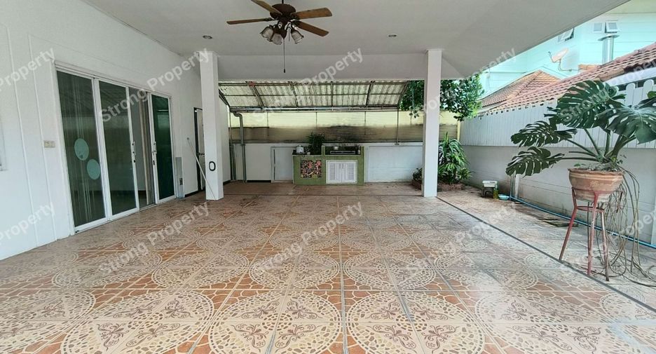 Haus zum Kauf mit 4 Zimmer in Min Buri, Bangkok