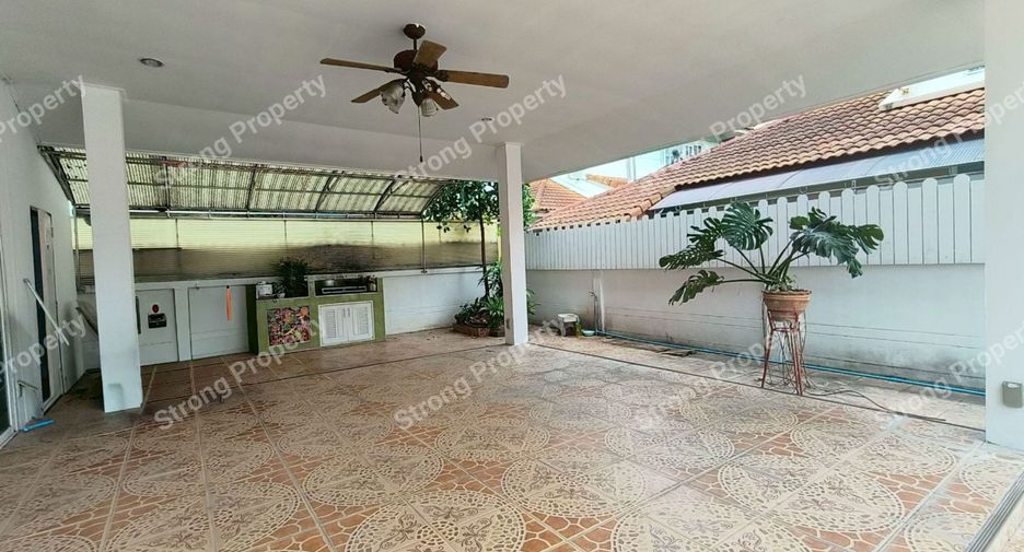Haus zum Kauf mit 4 Zimmer in Min Buri, Bangkok