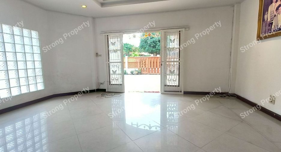 Haus zum Kauf mit 4 Zimmer in Min Buri, Bangkok