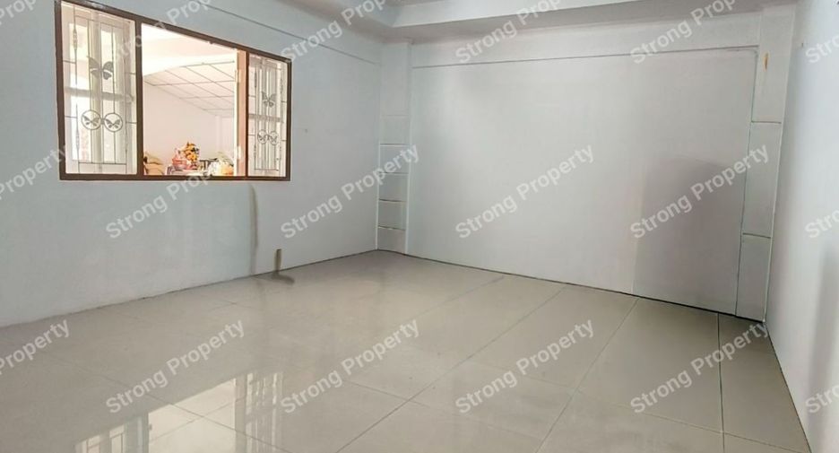 Haus zum Kauf mit 4 Zimmer in Min Buri, Bangkok