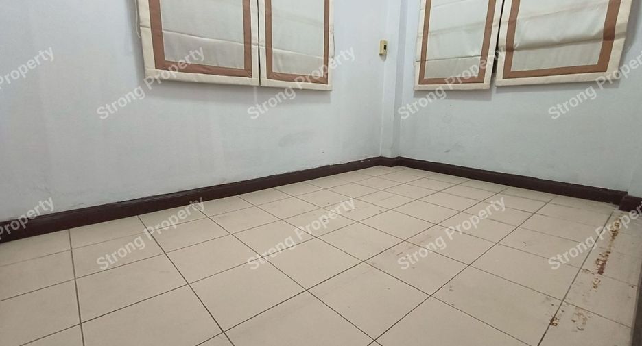Haus zum Kauf mit 4 Zimmer in Min Buri, Bangkok