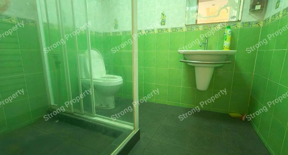 Haus zum Kauf mit 4 Zimmer in Min Buri, Bangkok