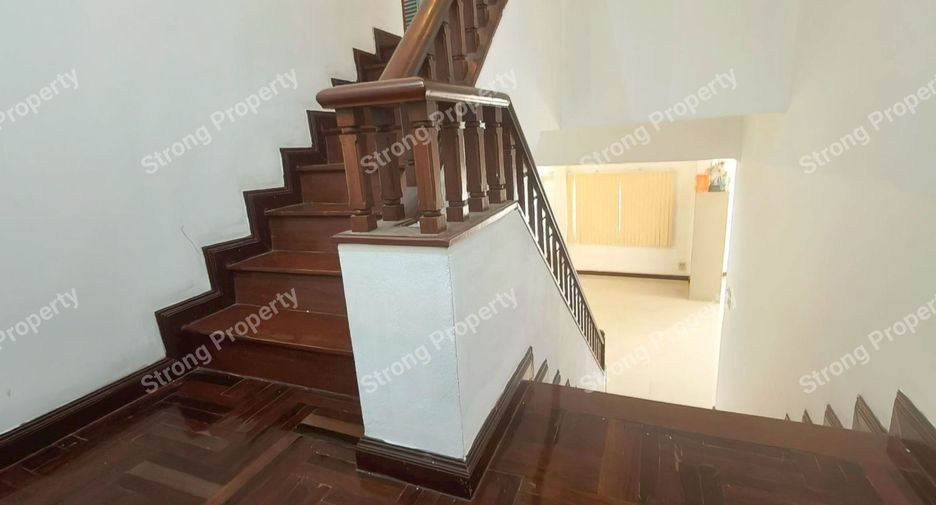 Haus zum Kauf mit 4 Zimmer in Min Buri, Bangkok
