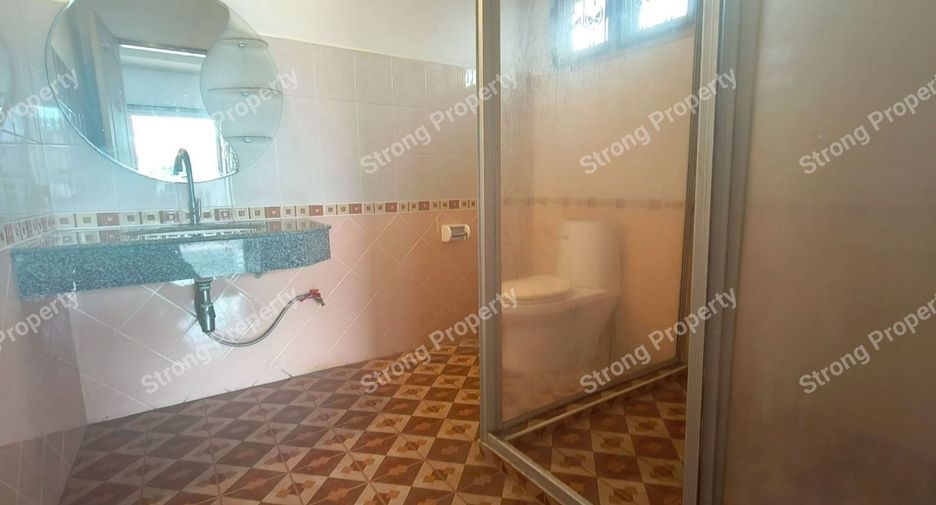 Haus zum Kauf mit 4 Zimmer in Min Buri, Bangkok