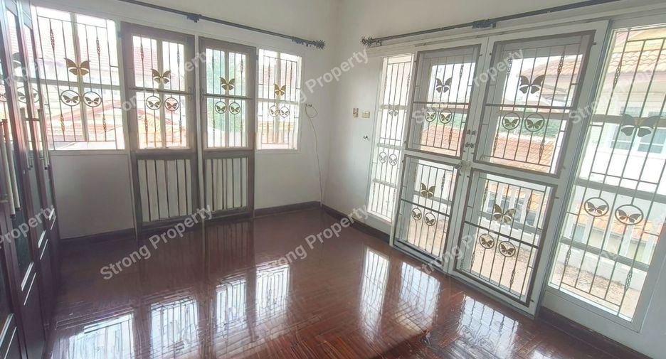 Haus zum Kauf mit 4 Zimmer in Min Buri, Bangkok