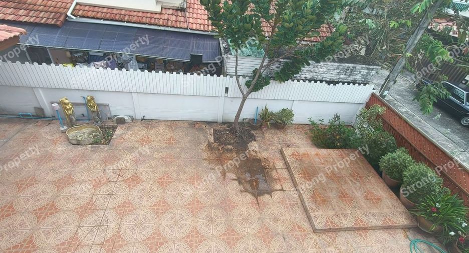Haus zum Kauf mit 4 Zimmer in Min Buri, Bangkok