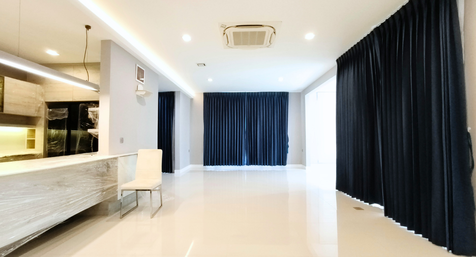 À louer et à vendre 4 chambres maison à Bang Bua Thong, Nonthaburi