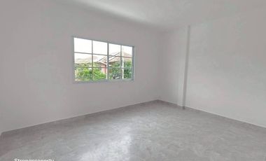 Haus zum Kauf mit 4 Zimmer in Khlong Sam Wa, Bangkok